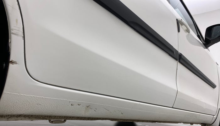 2016 Maruti Ertiga VDI SHVS, Diesel, Manual, 97,166 km, Right running board - Minor scratches