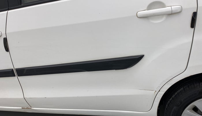 2016 Maruti Ertiga VDI SHVS, Diesel, Manual, 97,166 km, Rear left door - Minor scratches