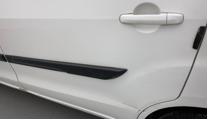 2016 Maruti Ertiga VDI SHVS, Diesel, Manual, 97,166 km, Rear left door - Slightly dented