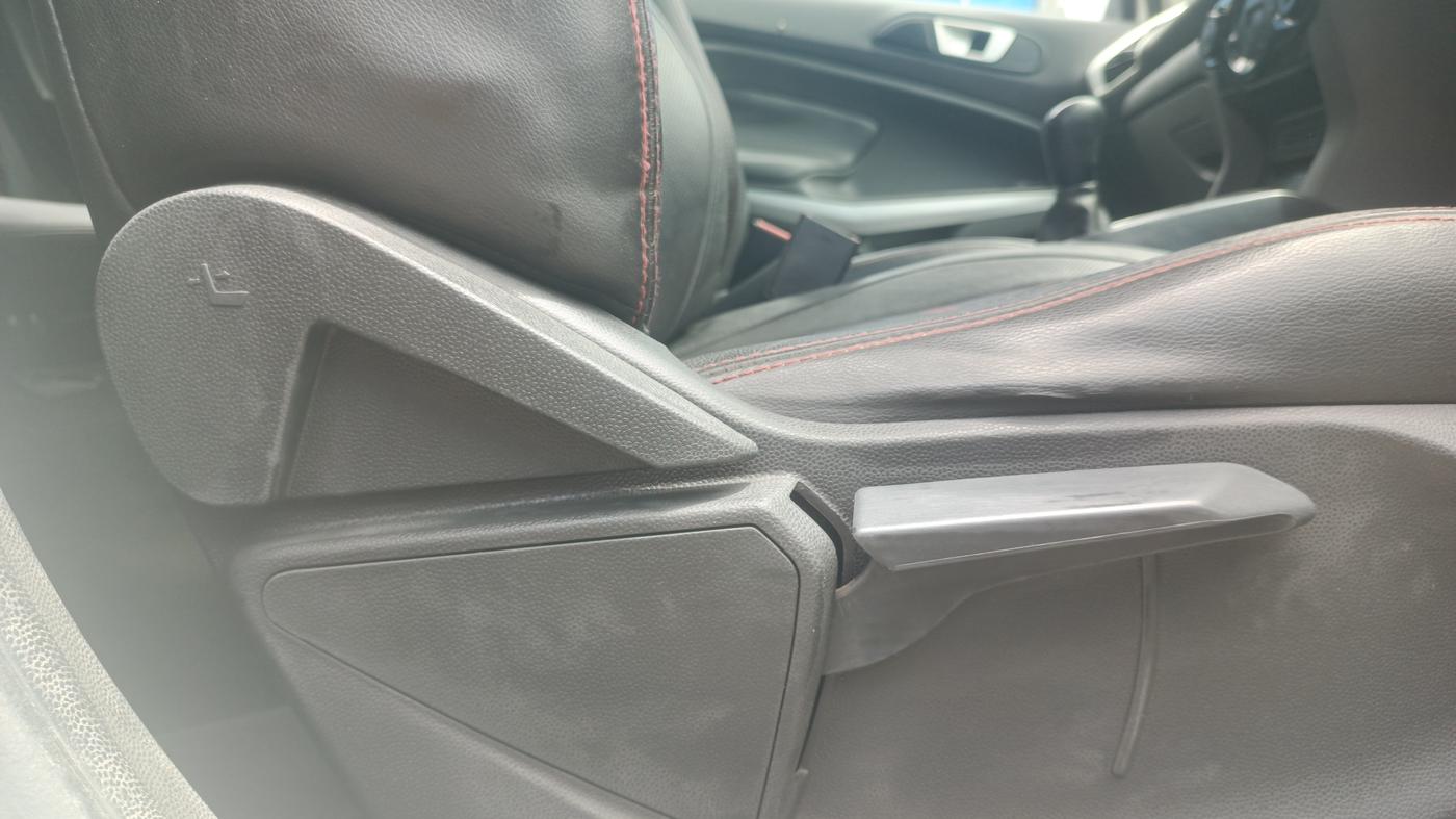 2015 Ford Ecosport TITANIUM 1.0L ECOBOOST (OPT), Diesel, Manual, 7,469 km, Driver Side Adjustment Panel