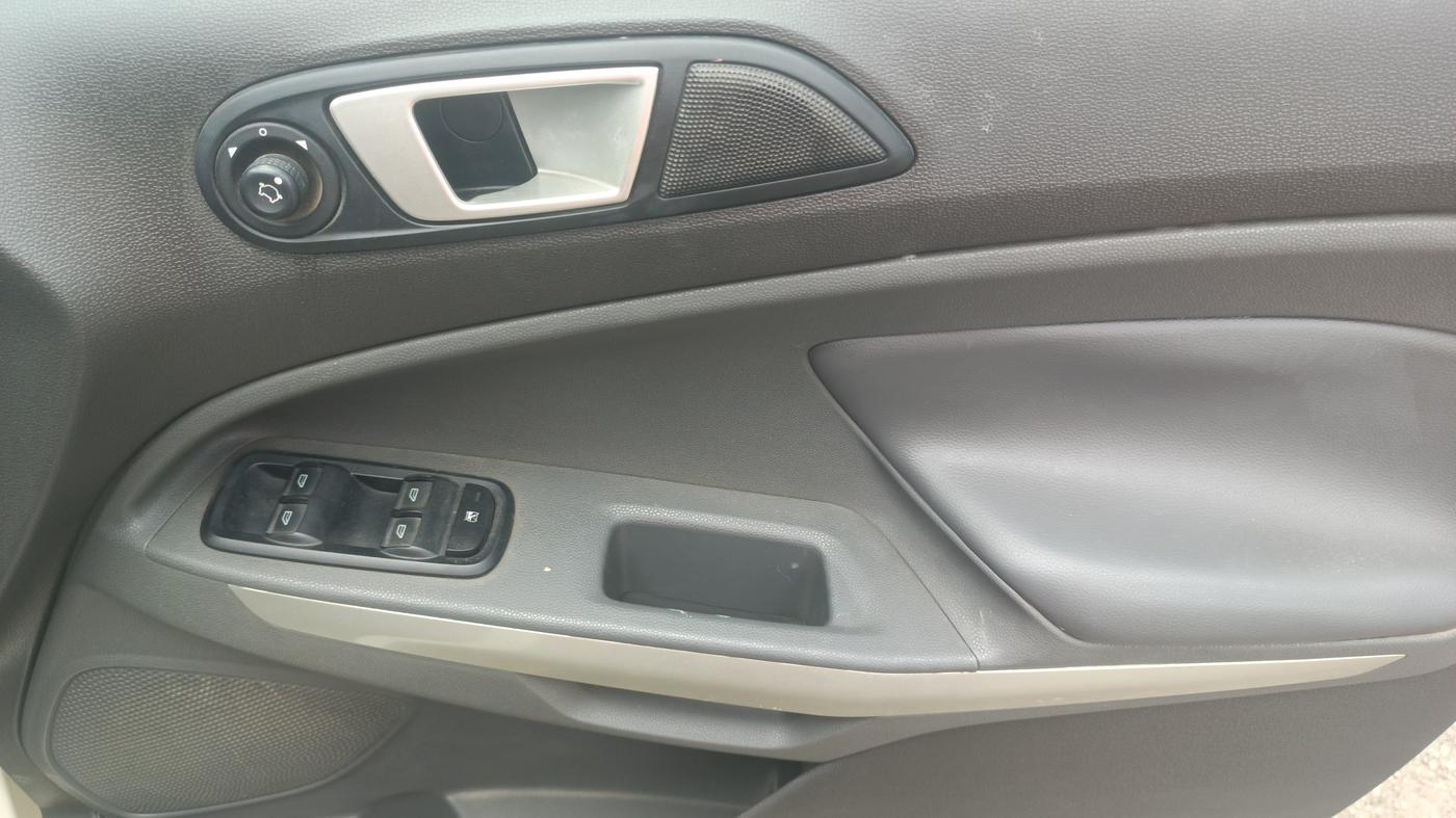 2015 Ford Ecosport TITANIUM 1.0L ECOBOOST (OPT), Diesel, Manual, 7,469 km, Driver Side Door Panels Control