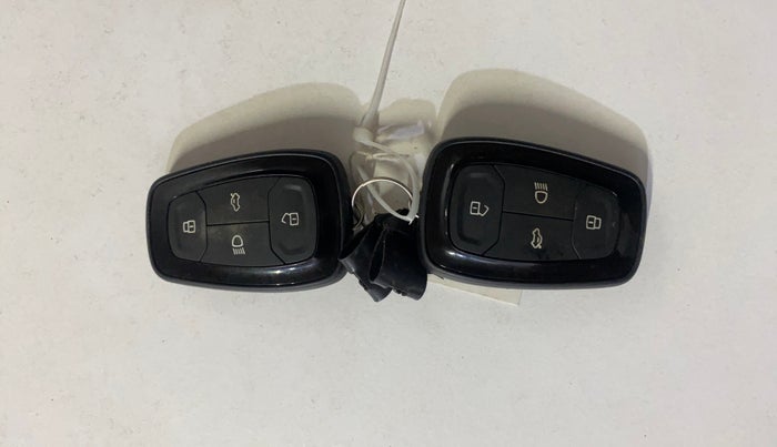 2025 Tata PUNCH Accomplished Plus, Petrol, Manual, 9,488 km, Key Close Up