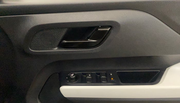 2025 Tata PUNCH Accomplished Plus, Petrol, Manual, 9,488 km, Driver Side Door Panels Control