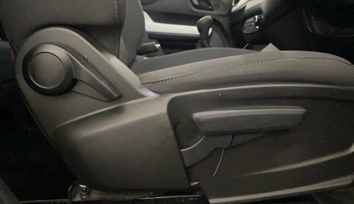 2025 Tata PUNCH Accomplished Plus, Petrol, Manual, 9,488 km, Driver Side Adjustment Panel