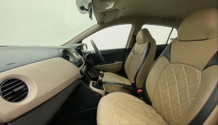 2016 Hyundai Grand i10 SPORTZ 1.2 KAPPA VTVT, Petrol, Manual, 32,845 km, Right Side Front Door Cabin