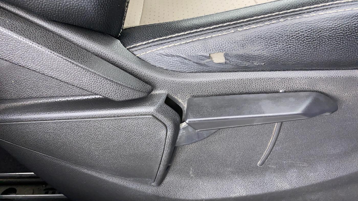 2016 Ford Ecosport 1.5 TITANIUM TI VCT AT, Petrol, Automatic, 42,011 km, Driver Side Adjustment Panel