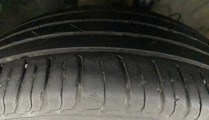 2021 Hyundai VENUE SX 1.5 CRDI, Diesel, Manual, 40,079 km, Left Front Tyre Tread