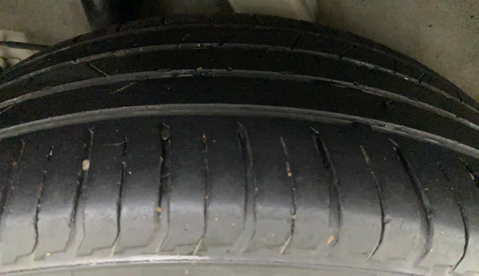 2021 Hyundai VENUE SX 1.5 CRDI, Diesel, Manual, 40,079 km, Right Rear Tyre Tread