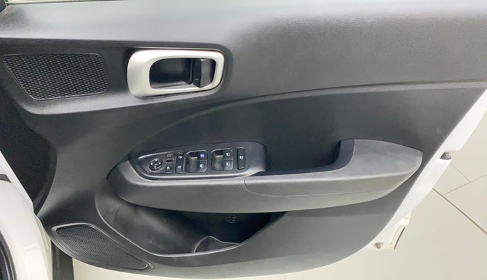 2021 Hyundai VENUE SX 1.5 CRDI, Diesel, Manual, 40,079 km, Driver Side Door Panels Control