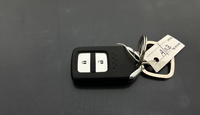 2024 Honda ELEVATE V MT, Petrol, Manual, 39,205 km, Key Close Up