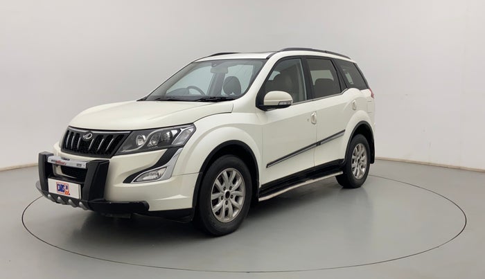 2017 Mahindra XUV500 W10 1.99, Diesel, Manual, 59,585 km, Left Front Diagonal