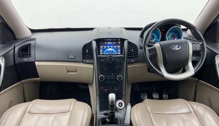 2017 Mahindra XUV500 W10 1.99, Diesel, Manual, 59,585 km, Dashboard