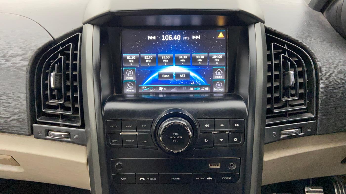 2017 Mahindra XUV500 W10 1.99, Diesel, Manual, 59,585 km, Infotainment System