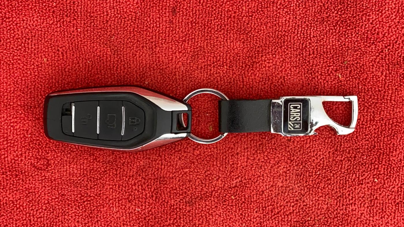 2017 Mahindra XUV500 W10 1.99, Diesel, Manual, 59,585 km, Key Close Up