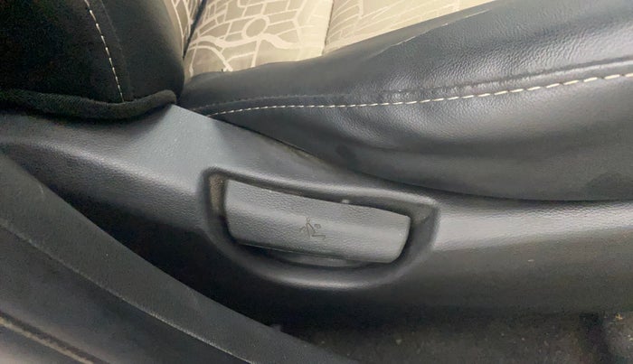 2018 Hyundai Grand i10 SPORTZ AT 1.2 KAPPA VTVT, Petrol, Automatic, 89,009 km, Driver Side Adjustment Panel