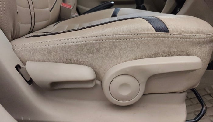 2017 Maruti Ciaz ZETA DIESEL 1.3, Diesel, Manual, 1,11,198 km, Driver Side Adjustment Panel