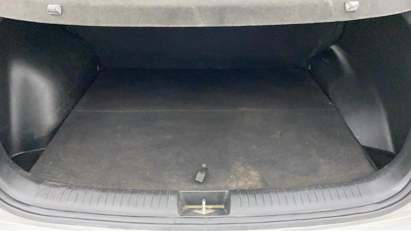 2016 Hyundai Creta 1.6 BASE, Petrol, Manual, 55,771 km, Boot Inside