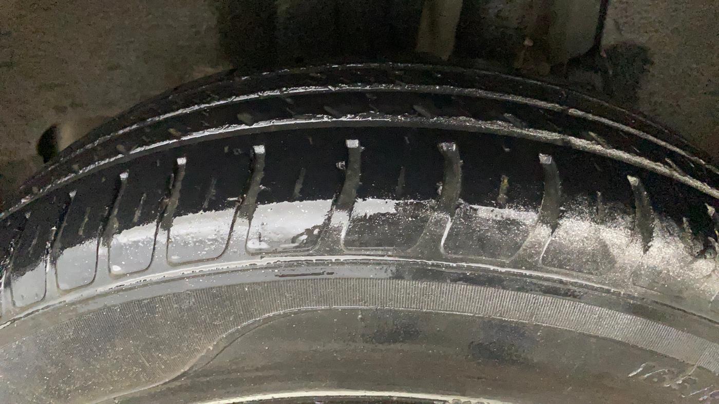 2018 Maruti Swift VXI, Petrol, Manual, 49,766 km, Left Rear Tyre Tread