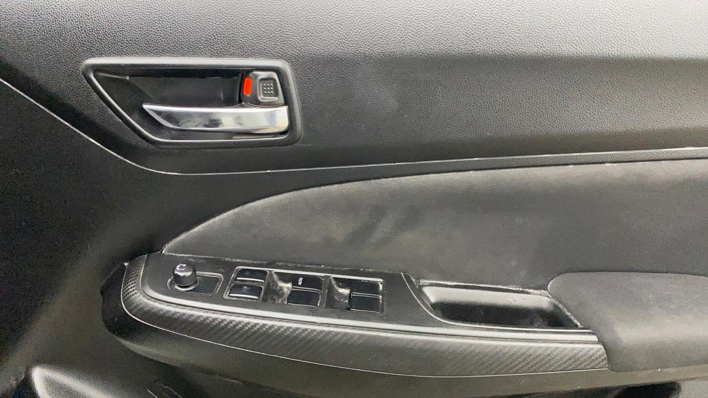 2018 Maruti Swift VXI, Petrol, Manual, 49,766 km, Driver Side Door Panels Control