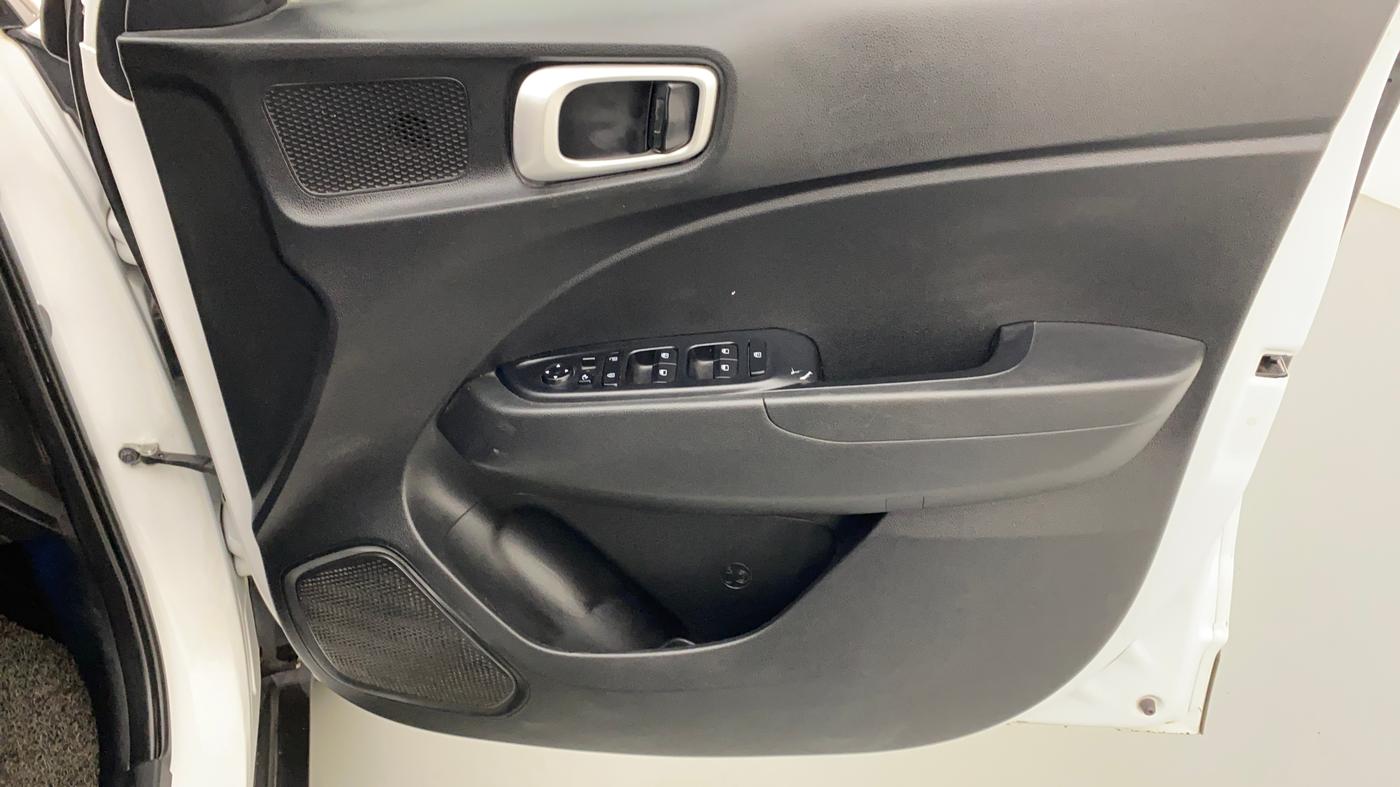 2019 Hyundai VENUE 1.4 CRDI MT SX, Diesel, Manual, 50,535 km, Driver Side Door Panels Control