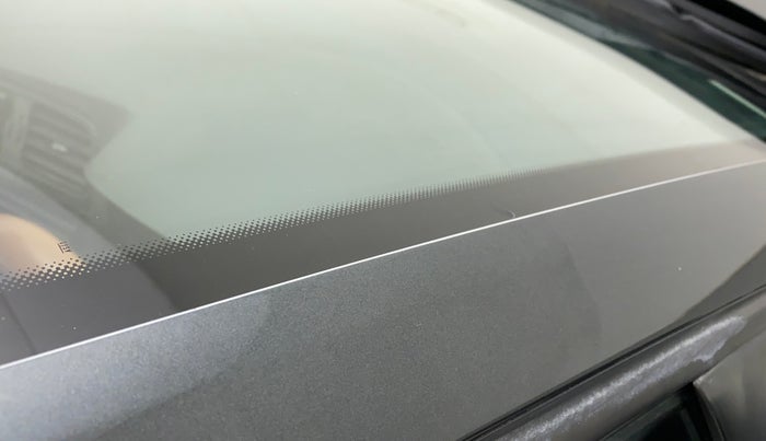 2017 Volkswagen Ameo HIGHLINE1.2L PLUS 16 ALLOY, Petrol, Manual, 92,170 km, Right A pillar - Paint is slightly faded