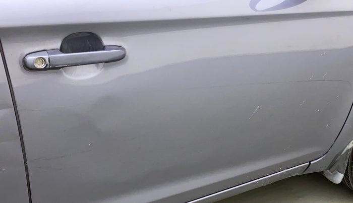 2011 Hyundai i20 MAGNA (O) 1.2, Petrol, Manual, 34,786 km, Driver-side door - Minor scratches