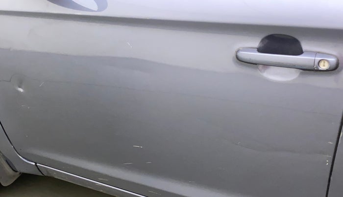 2011 Hyundai i20 MAGNA (O) 1.2, Petrol, Manual, 34,786 km, Front passenger door - Minor scratches