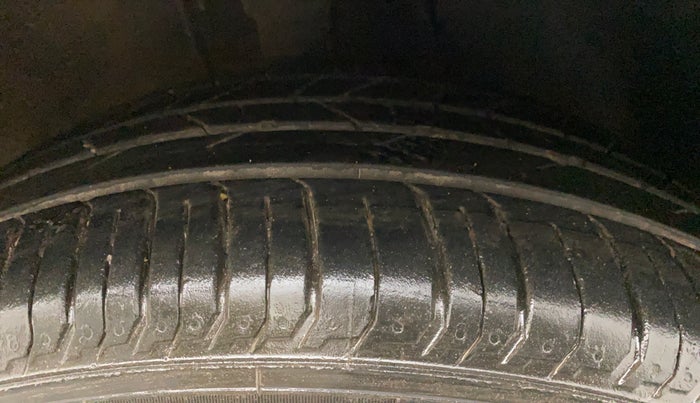 2023 Hyundai NEW I20 SPORTZ 1.2 AT, Petrol, Automatic, 9,662 km, Right Front Tyre Tread