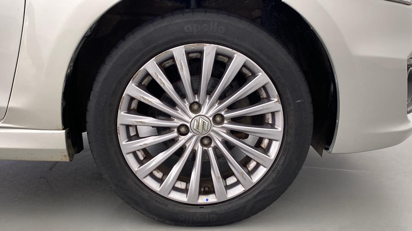 2017 Maruti Ciaz 1.4 S, Petrol, Manual, 33,792 km, Right Front Wheel