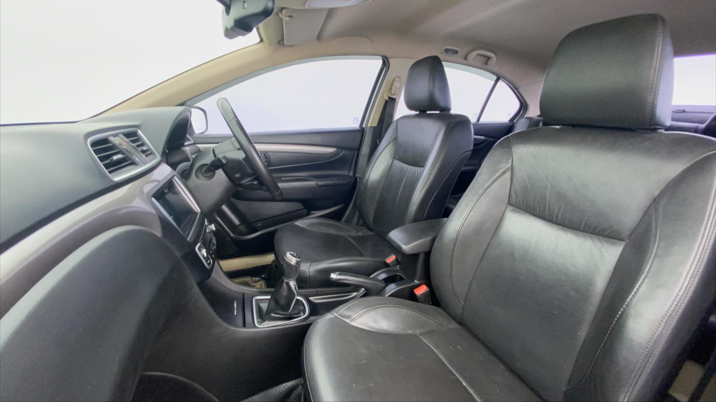 2017 Maruti Ciaz 1.4 S, Petrol, Manual, 33,792 km, Right Side Front Door Cabin