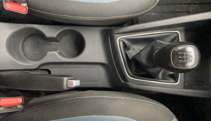 2017 Hyundai i20 Active 1.2 S, Petrol, Manual, 1,03,949 km, Gear Lever