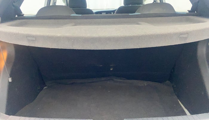 2017 Hyundai i20 Active 1.2 S, Petrol, Manual, 1,03,949 km, Boot Inside