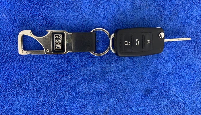 2021 Volkswagen Polo COMFORTLINE 1.0L TSI, Petrol, Manual, 47,415 km, Key Close Up