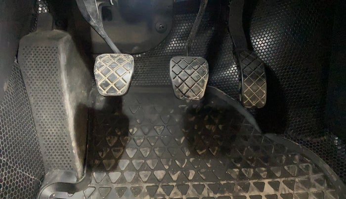 2021 Volkswagen Polo COMFORTLINE 1.0L TSI, Petrol, Manual, 47,415 km, Pedals