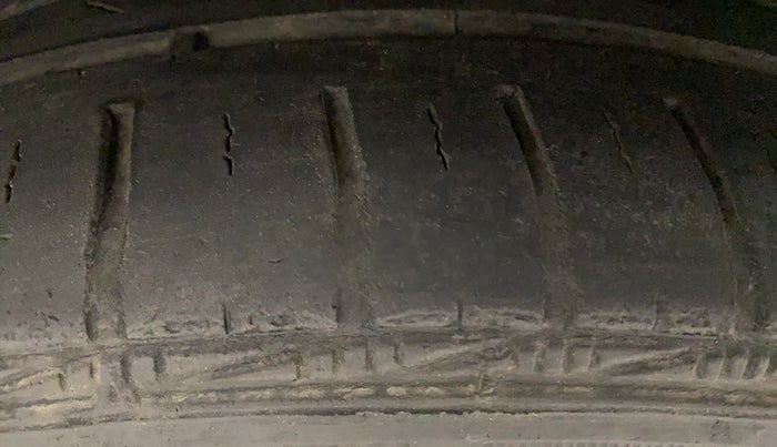 2021 Volkswagen Polo COMFORTLINE 1.0L TSI, Petrol, Manual, 47,415 km, Right Front Tyre Tread