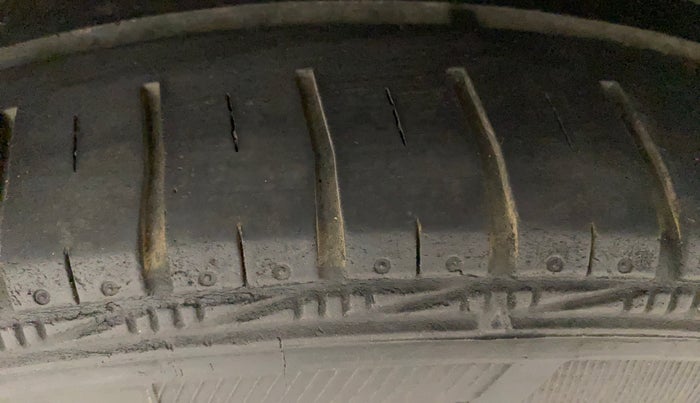 2021 Volkswagen Polo COMFORTLINE 1.0L TSI, Petrol, Manual, 47,415 km, Left Rear Tyre Tread