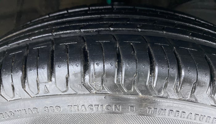 2021 Maruti Swift VXI D, Petrol, Manual, 8,807 km, Right Front Tyre Tread