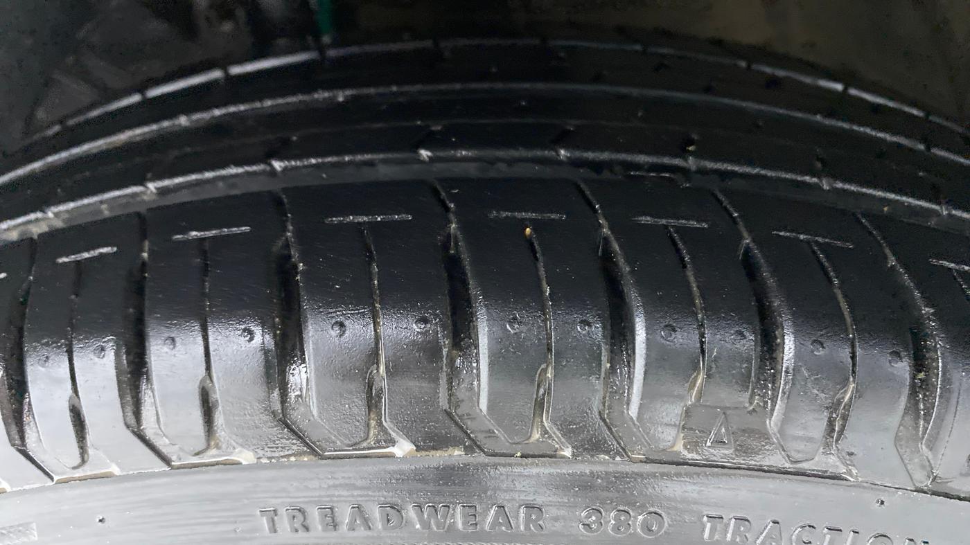 2021 Maruti Swift VXI D, Petrol, Manual, 8,807 km, Left Front Tyre Tread