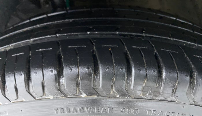 2021 Maruti Swift VXI D, Petrol, Manual, 8,807 km, Left Front Tyre Tread