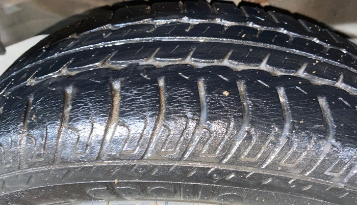 2014 Maruti Wagon R 1.0 VXI, Petrol, Manual, 22,960 km, Left Front Tyre Tread