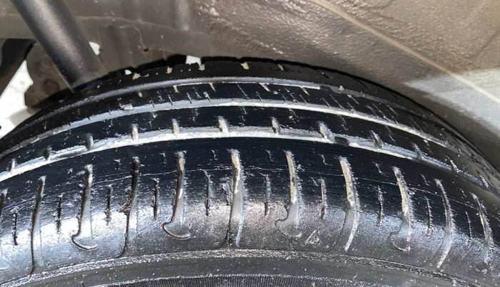 2014 Maruti Wagon R 1.0 VXI, Petrol, Manual, 22,960 km, Right Rear Tyre Tread