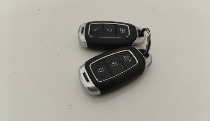 2019 Hyundai Verna 1.6 VTVT SX O, Petrol, Manual, 78,609 km, Key Close Up