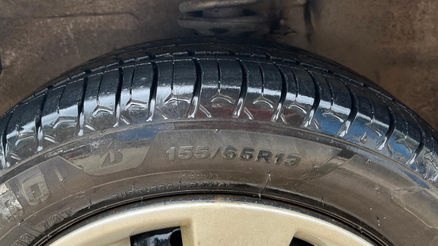2013 Maruti Alto K10 VXI, Petrol, Manual, 45,404 km, Left Front Tyre Tread