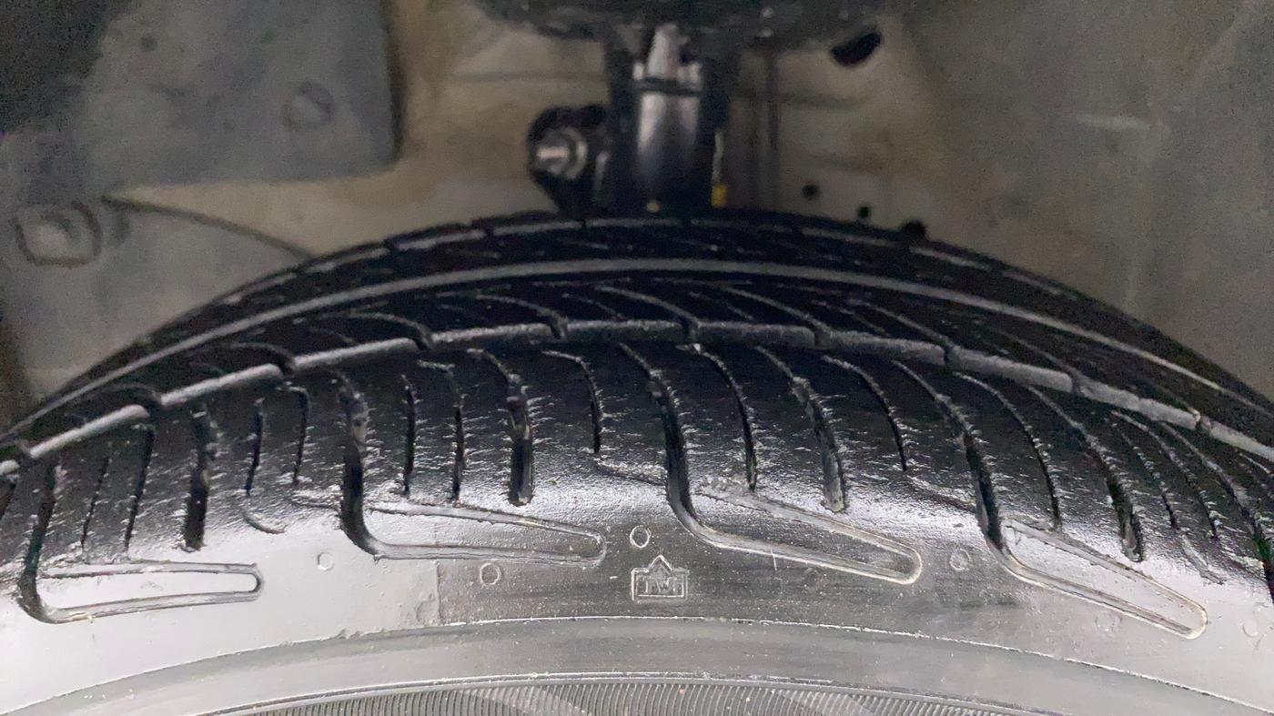 2016 Honda Brio S MT, Petrol, Manual, 55,340 km, Left Front Tyre Tread