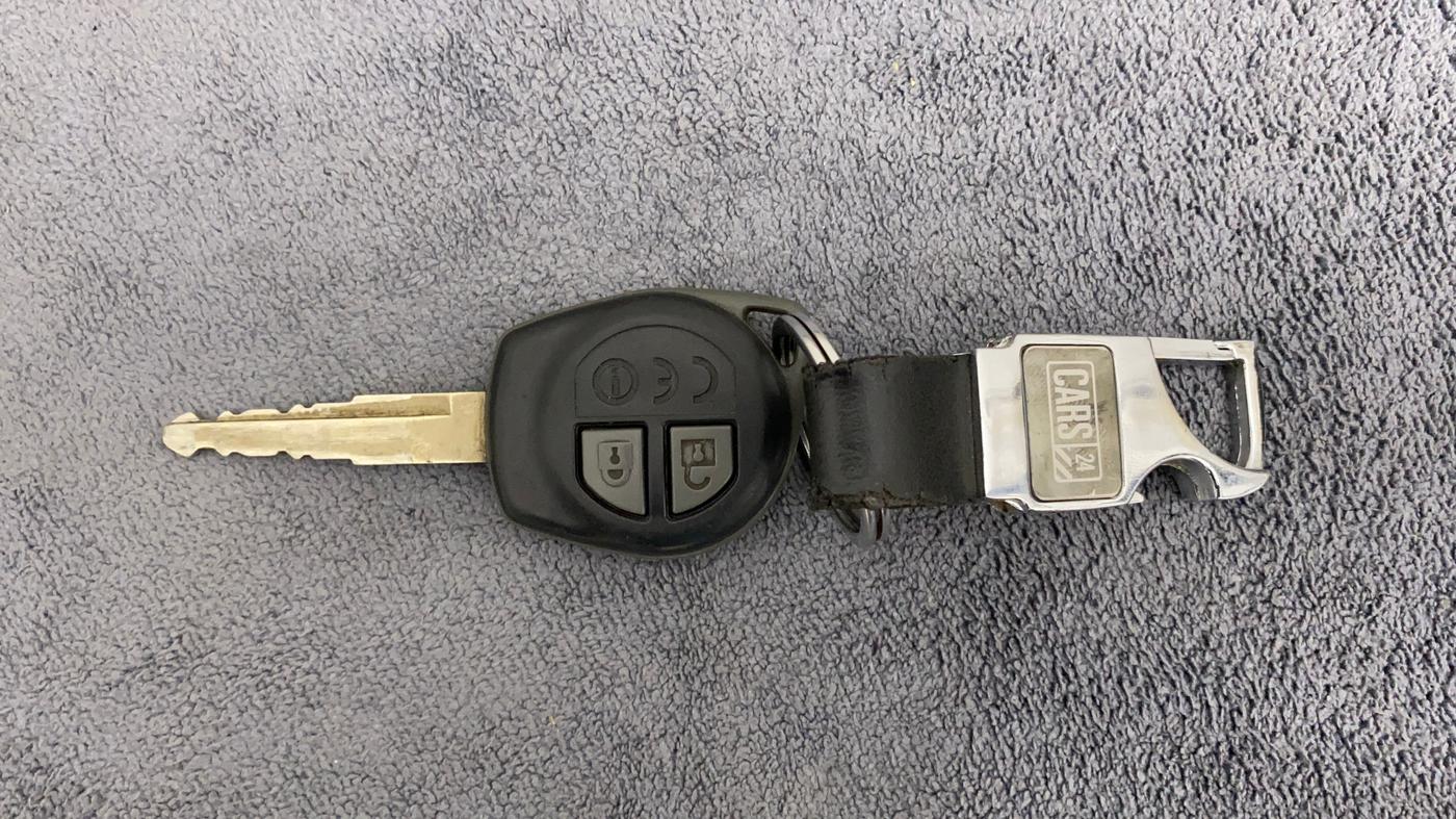 2017 Maruti Dzire VXI, Petrol, Manual, 90,390 km, Key Close Up