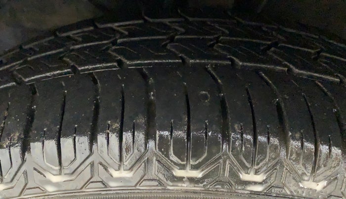 2017 Maruti Dzire VXI, Petrol, Manual, 90,390 km, Left Front Tyre Tread