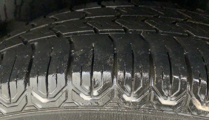 2017 Maruti Dzire VXI, Petrol, Manual, 90,390 km, Left Rear Tyre Tread