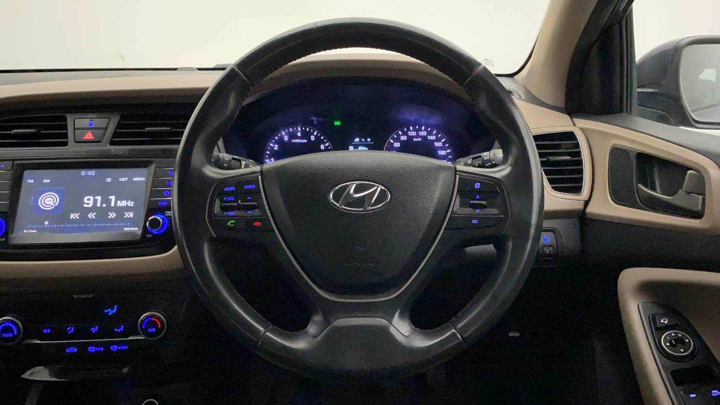 2017 Hyundai Elite i20 ASTA 1.2 (O), Petrol, Manual, 37,006 km, Steering Wheel Close Up