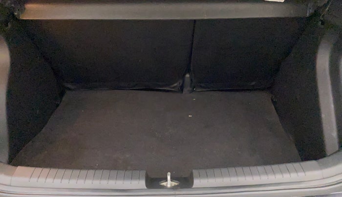 2017 Hyundai Elite i20 ASTA 1.2 (O), Petrol, Manual, 37,006 km, Boot Inside