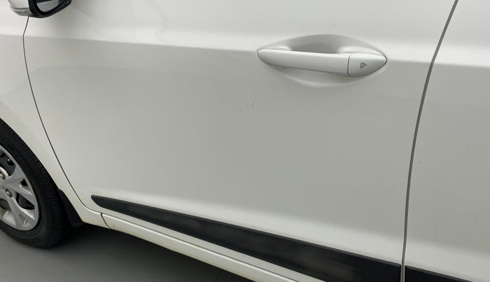 2015 Hyundai Grand i10 SPORTZ 1.2 KAPPA VTVT, Petrol, Manual, 60,794 km, Front passenger door - Minor scratches